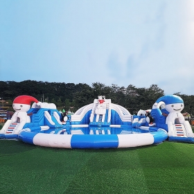 북극곰 슬라이드 폭 16m x 길이 12m 슬라이드 높이5.5m 발딛는 높이 2.9m